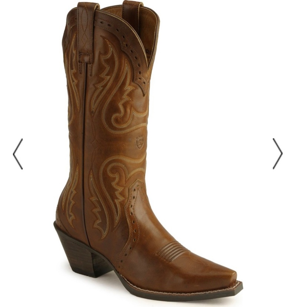 COPY - Womens Ariat heritage snip toe boots.